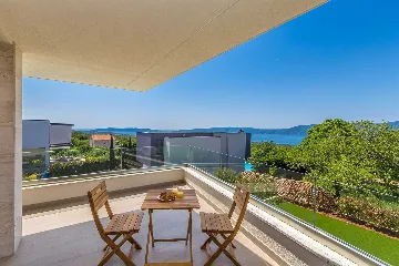 Villa in Linardići with Private Heated Pool and Sauna