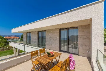 Villa in Linardići with Private Heated Pool and Sauna