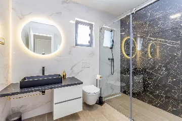 Villa in Linardići with Private Heated Pool and Sauna