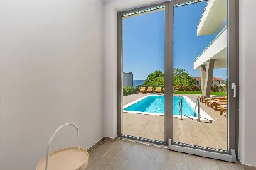 Villa in Linardići with Private Heated Pool and Sauna