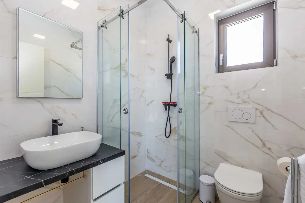 Villa in Linardići with Private Heated Pool and Sauna
