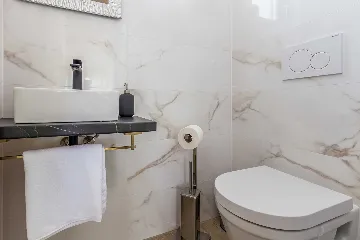 Villa in Linardići with Private Heated Pool and Sauna