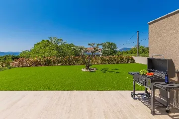 Villa in Linardići with Private Heated Pool and Sauna