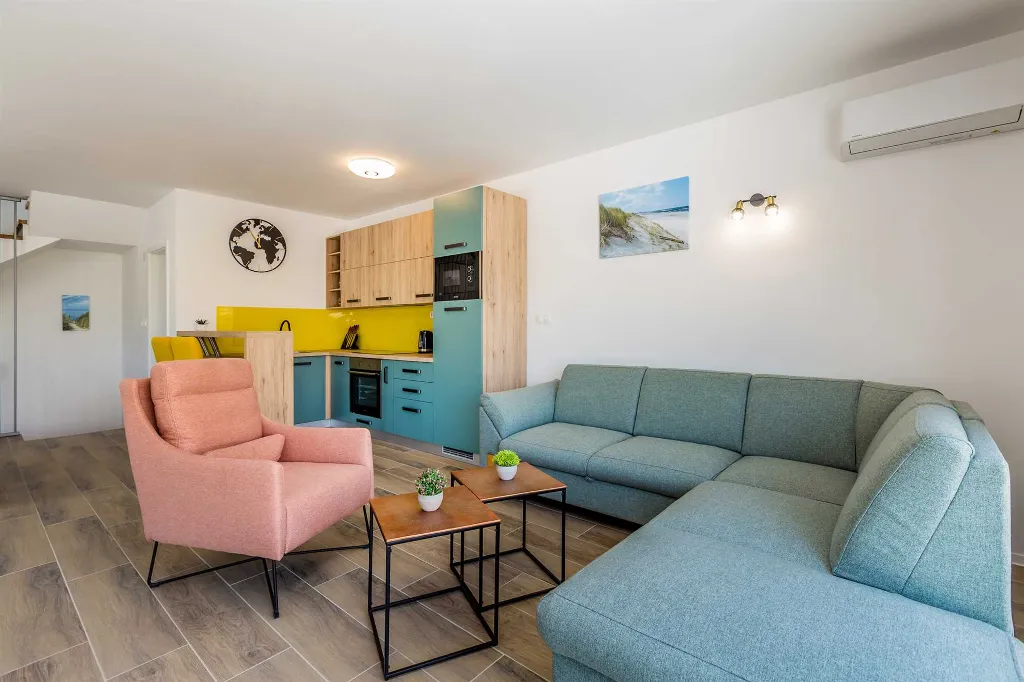 Three-Bedroom Villa with Heated Pool in Malinska
