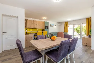 Three-Bedroom Villa with Heated Pool in Malinska