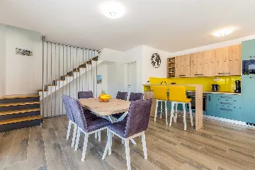 Three-Bedroom Villa with Heated Pool in Malinska