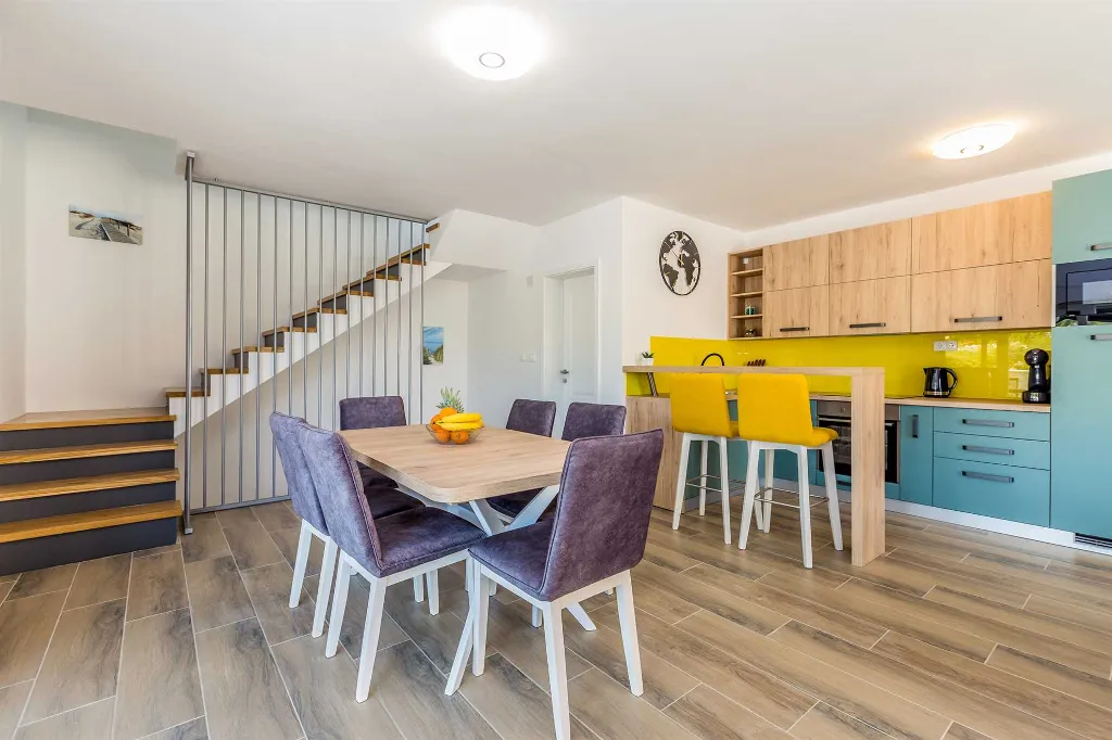 Three-Bedroom Villa with Heated Pool in Malinska