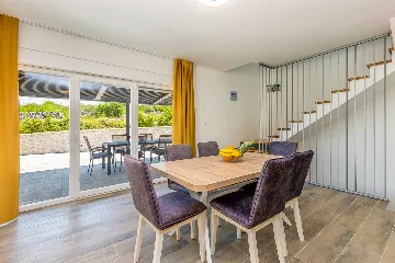 Three-Bedroom Villa with Heated Pool in Malinska