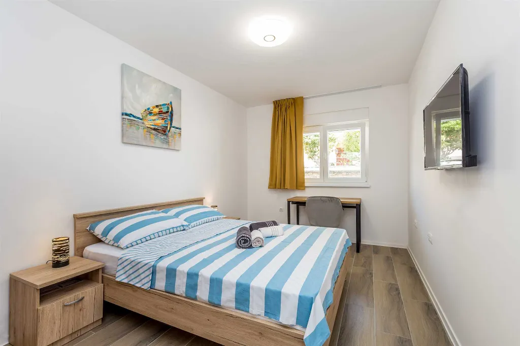 Three-Bedroom Villa with Heated Pool in Malinska