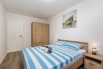 Three-Bedroom Villa with Heated Pool in Malinska