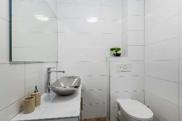 Three-Bedroom Villa with Heated Pool in Malinska