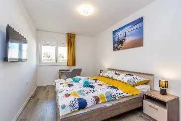 Three-Bedroom Villa with Heated Pool in Malinska