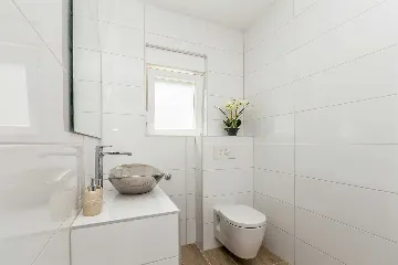 Three-Bedroom Villa with Heated Pool in Malinska