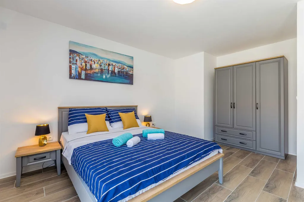 Three-Bedroom Villa with Heated Pool in Malinska