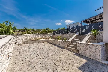 Three-Bedroom Villa with Heated Pool in Malinska