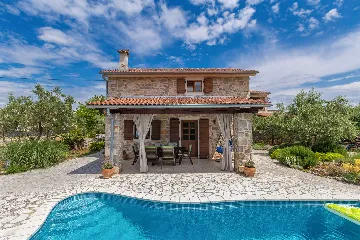 House with Private Pool for 4-5 in Sv. Ivan Dobrinjski