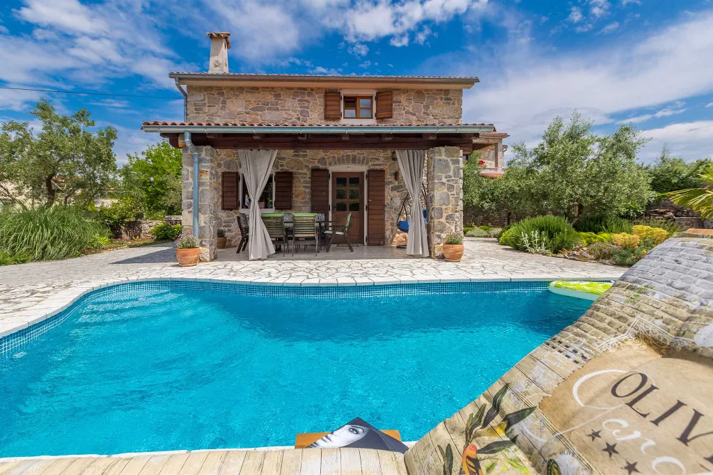 House with Private Pool for 4-5 in Sv. Ivan Dobrinjski