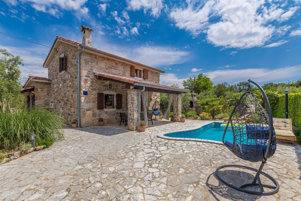 House with Private Pool for 4-5 in Sv. Ivan Dobrinjski