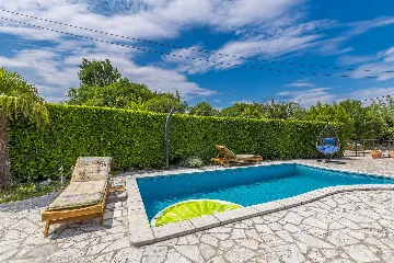 House with Private Pool for 4-5 in Sv. Ivan Dobrinjski