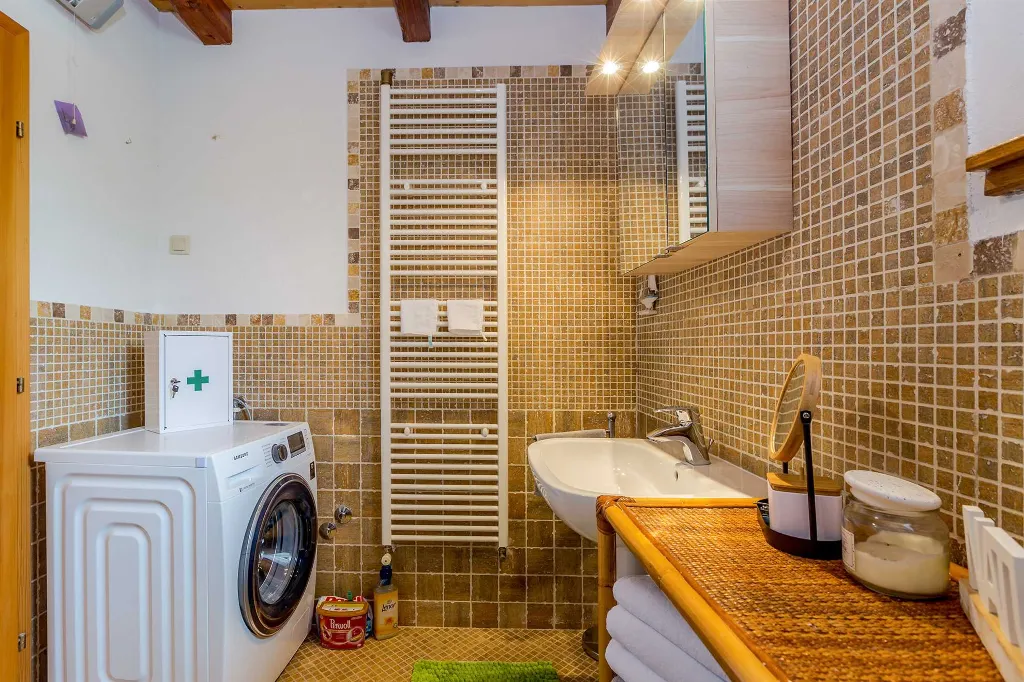 House with Private Pool for 4-5 in Sv. Ivan Dobrinjski