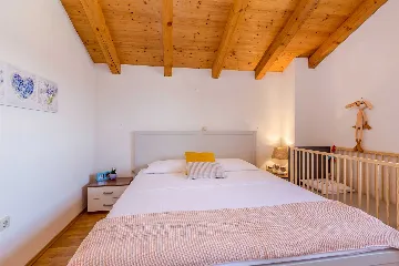 House with Private Pool for 4-5 in Sv. Ivan Dobrinjski