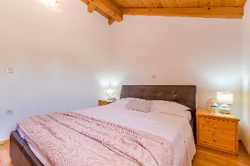 House with Private Pool for 4-5 in Sv. Ivan Dobrinjski