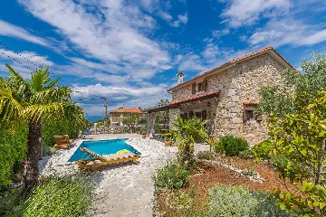 House with Private Pool for 4-5 in Sv. Ivan Dobrinjski