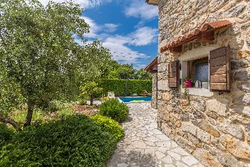 House with Private Pool for 4-5 in Sv. Ivan Dobrinjski