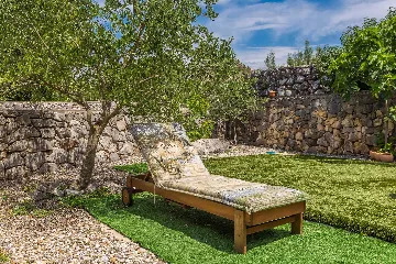 House with Private Pool for 4-5 in Sv. Ivan Dobrinjski