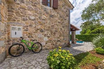 House with Private Pool for 4-5 in Sv. Ivan Dobrinjski