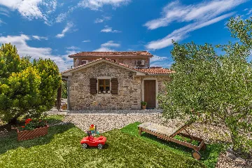 House with Private Pool for 4-5 in Sv. Ivan Dobrinjski