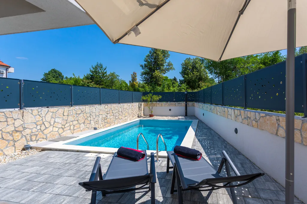 Villa with Private Pool in Malinska for 6