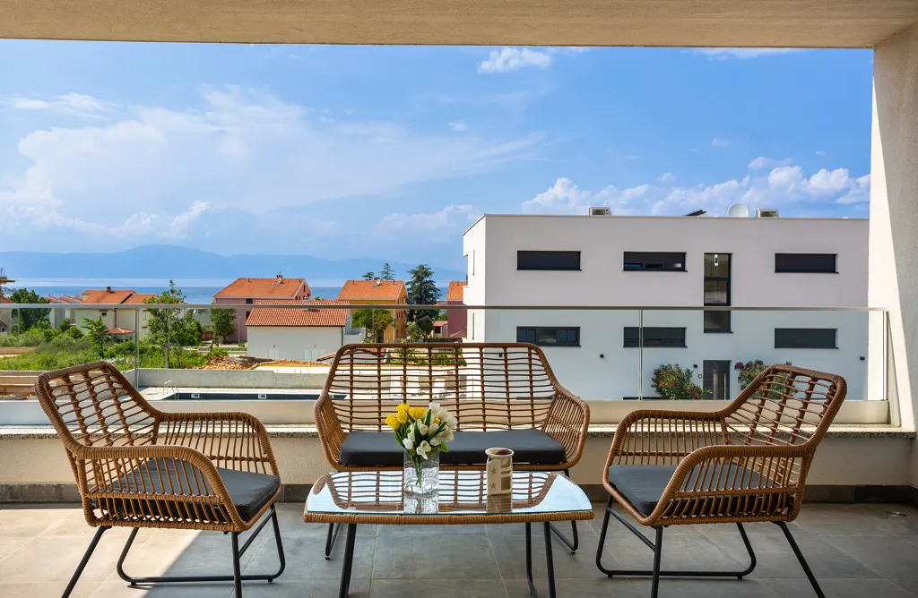 Villa with Private Pool in Malinska for 6