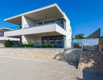 Villa with Private Pool in Malinska for 6