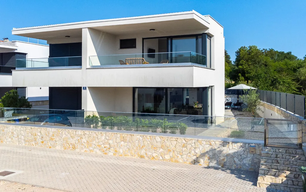 Villa with Private Pool in Malinska for 6