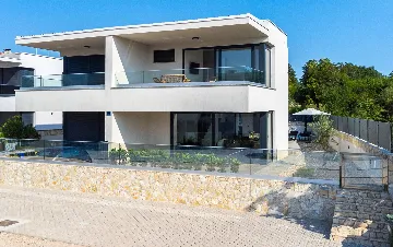 Villa with Private Pool in Malinska for 6