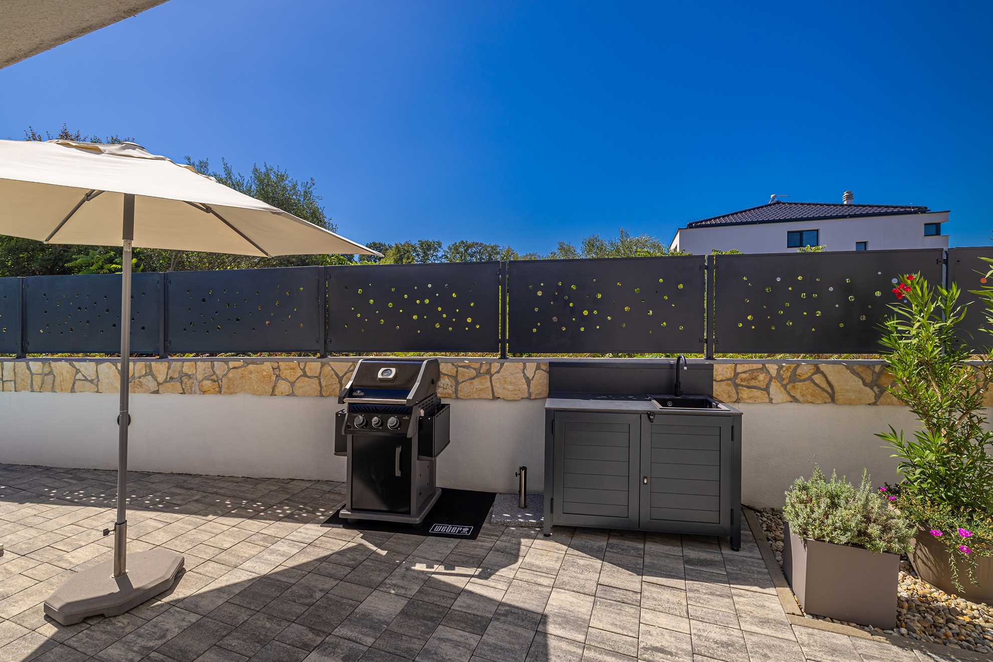 Villa LARUS s privatnim bazenom