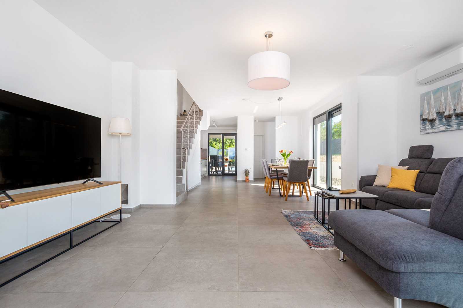 Villa LARUS s privatnim bazenom