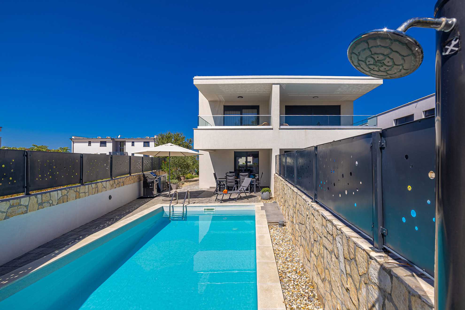 Villa LARUS s privatnim bazenom