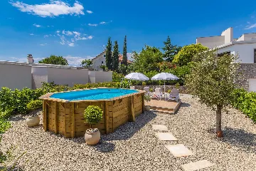 Air-Conditioned Holiday House in Pinezići for 6 Guests