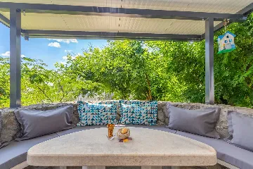 Air-Conditioned Holiday House in Pinezići for 6 Guests