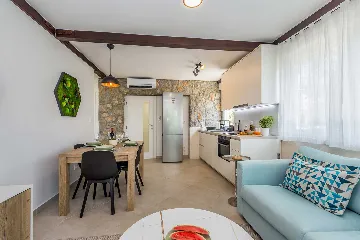 Air-Conditioned Holiday House in Pinezići for 6 Guests