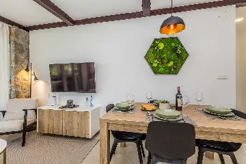 Air-Conditioned Holiday House in Pinezići for 6 Guests