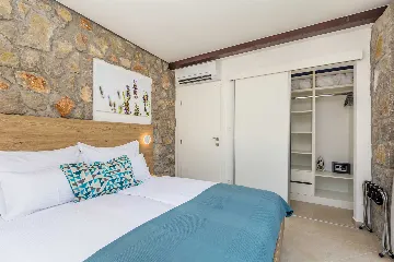 Air-Conditioned Holiday House in Pinezići for 6 Guests