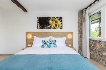 Air-Conditioned Holiday House in Pinezići for 6 Guests