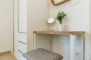 Air-Conditioned Holiday House in Pinezići for 6 Guests