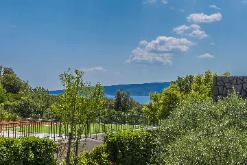 Air-Conditioned Holiday House in Pinezići for 6 Guests