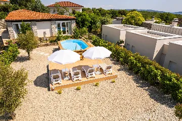 Air-Conditioned Holiday House in Pinezići for 6 Guests