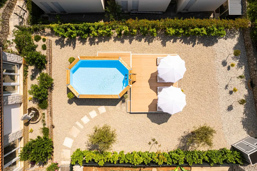 Air-Conditioned Holiday House in Pinezići for 6 Guests