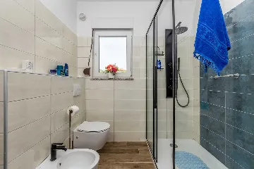 4-Bedroom House with Pool in Malinska